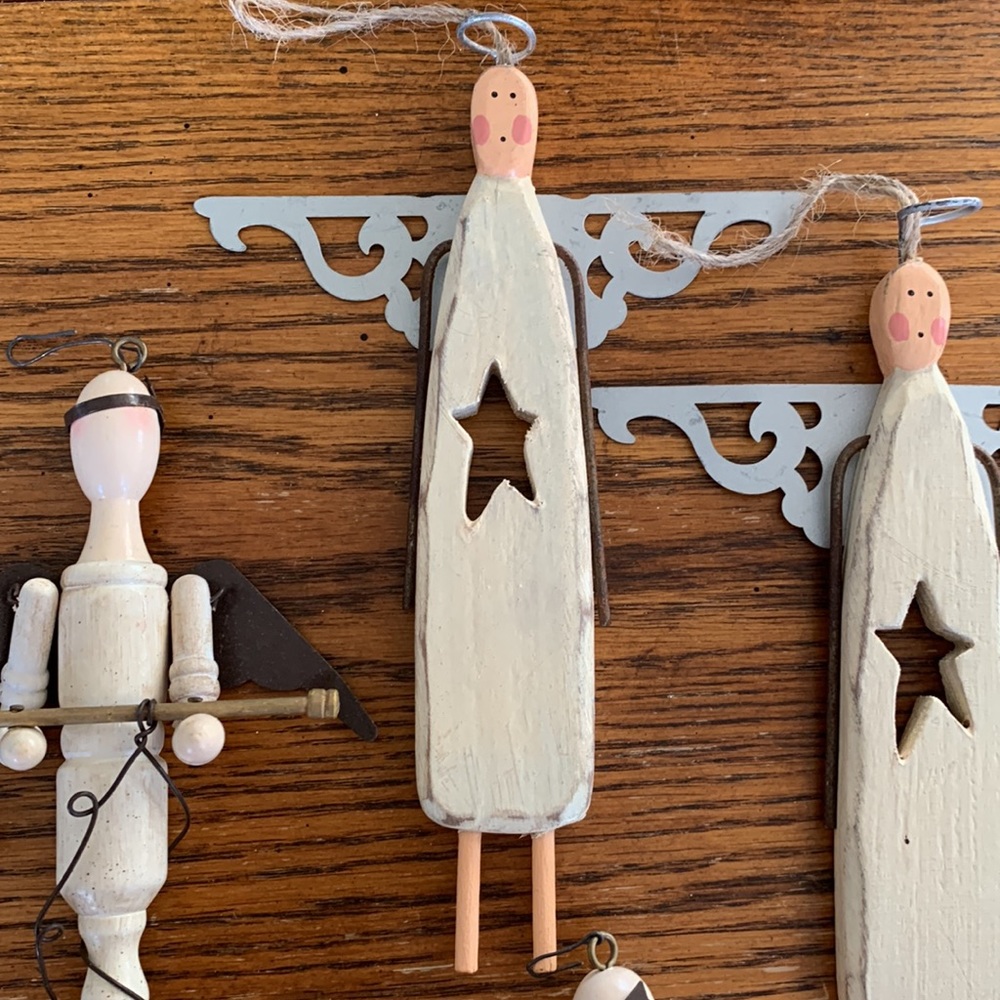 Wooden Christmas Angels - Picture 4 of 6